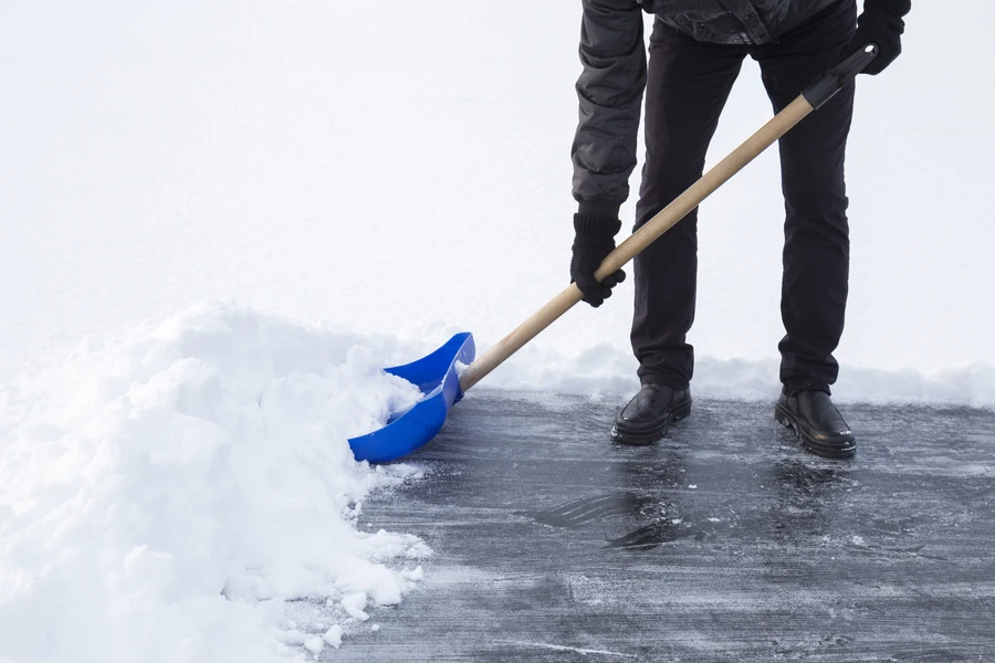 Choosing The Right Equipment For Effective Snow Removal in Pontiac MI Choosing The Right Equipment For Effective Snow Removal in Pontiac MI